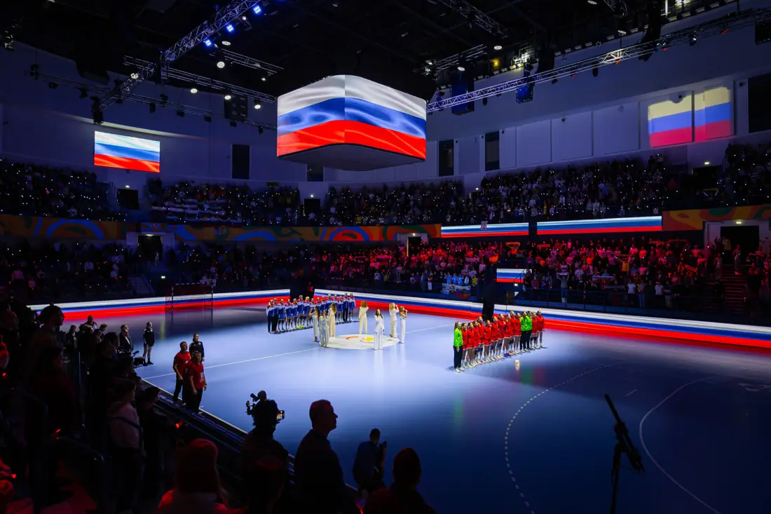 Гала-матч олимпийских чемпионок по гандболу — фотография мероприятия